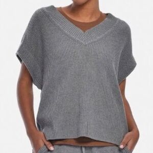 Paper Label Aiko Knit Sweater Vest in Heather Gray Size Small
